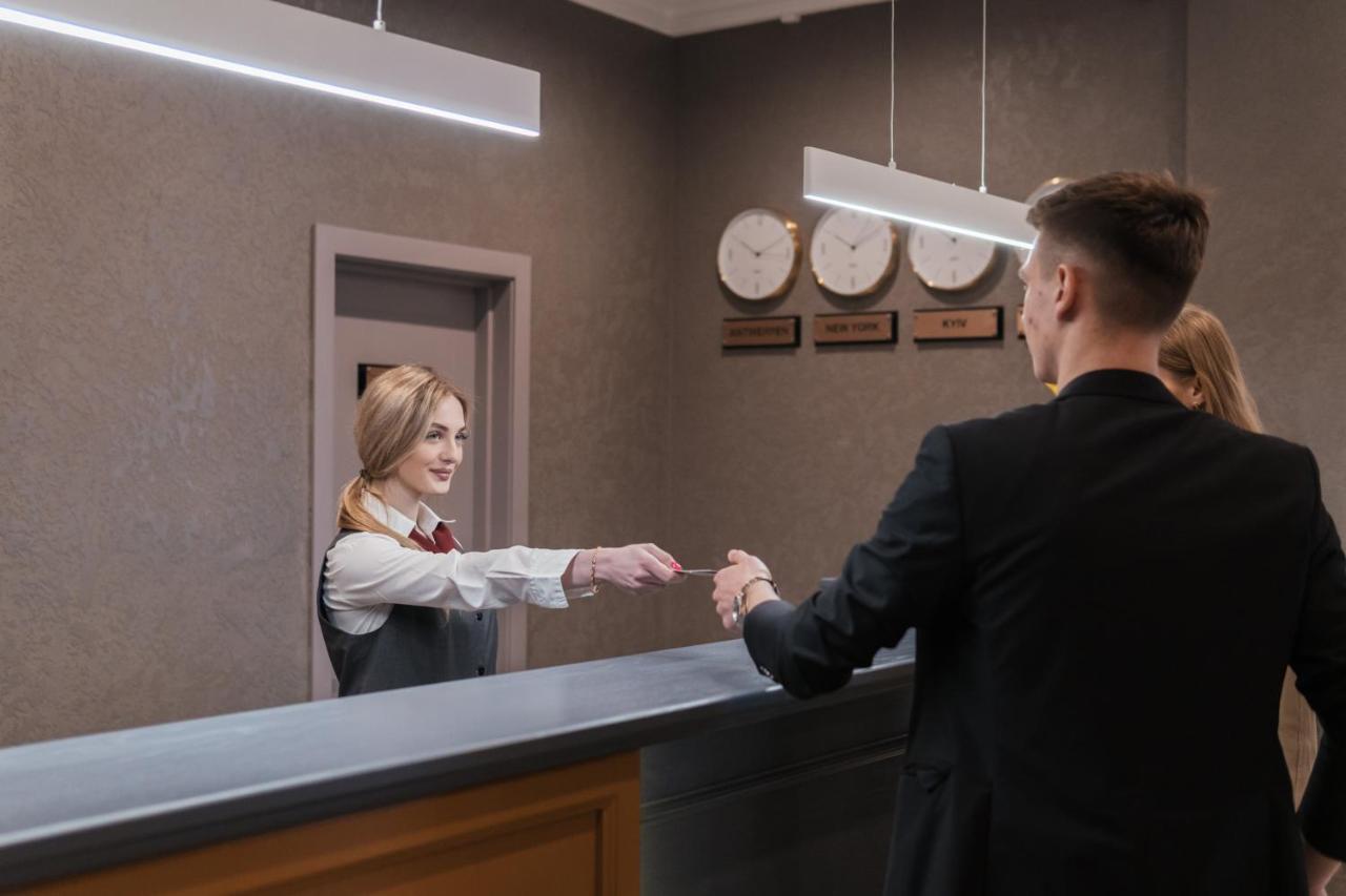 Optima Collection Bergshloss Ровно Экстерьер фото